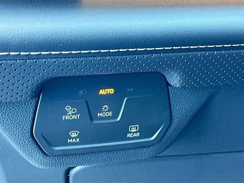 New 2024 Volkswagen Atlas Cross Sport SEL Premium R-Line AWD/4WD image 10