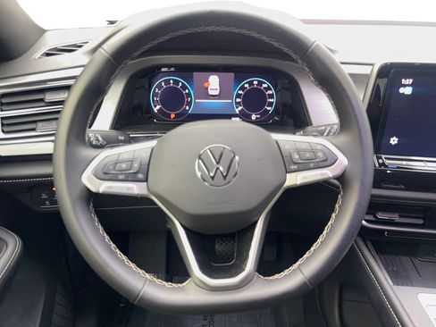 Used 2025 Volkswagen Atlas Cross Sport SE FWD image 57