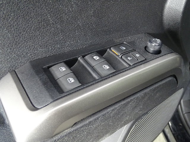 Used 2021 Toyota Tacoma SR5 RWD image 16