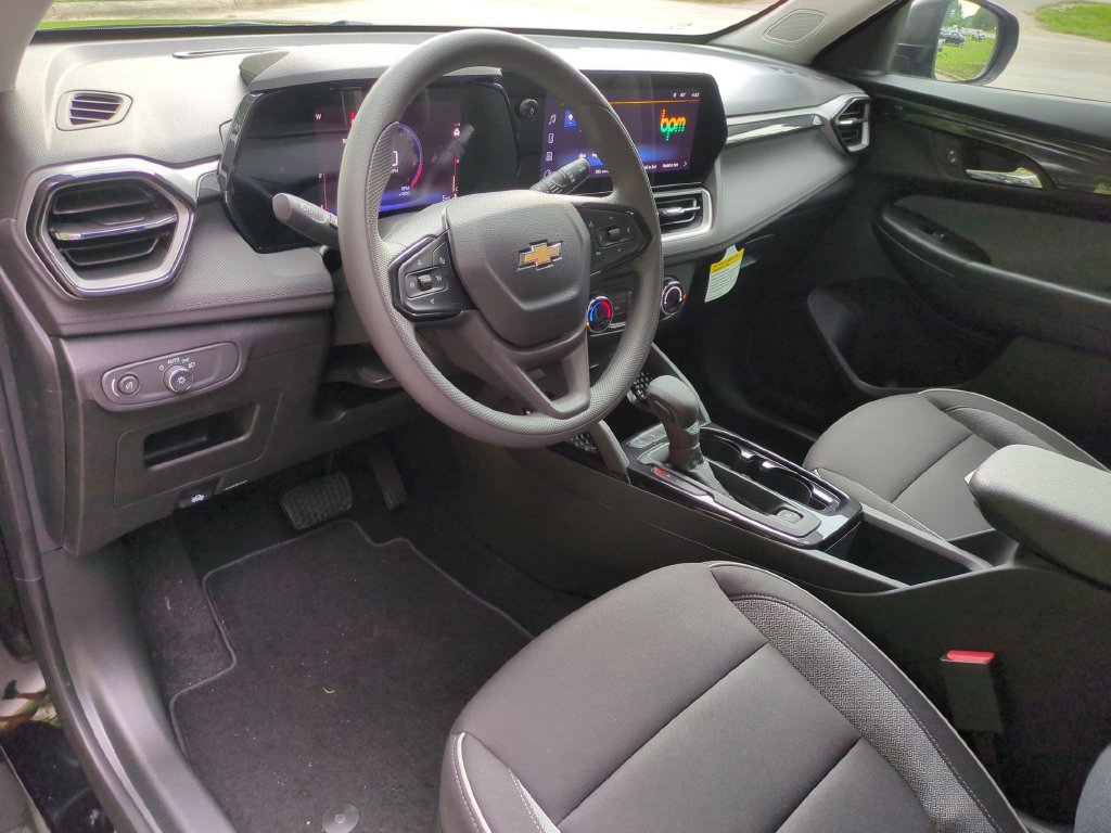 New 2026 Chevrolet TrailBlazer LS w/ LS Convenience Package FWD image 18