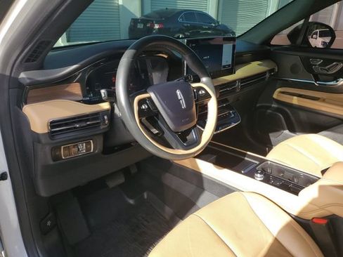 Used 2023 Lincoln Corsair Reserve w/ Equipment Group 201A AWD/4WD image 18