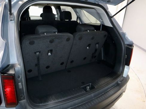 Used 2023 Kia Sorento LX FWD image 12