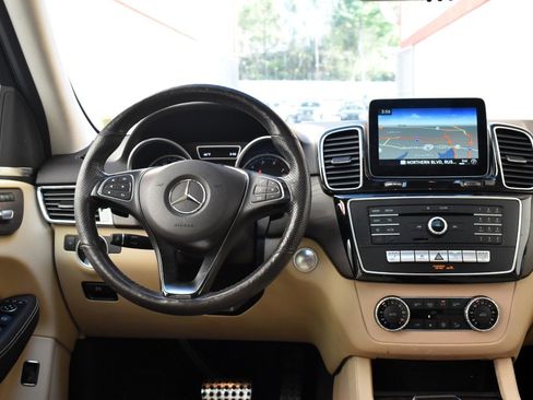 Used 2019 Mercedes-Benz GLE 400 4MATIC image 25