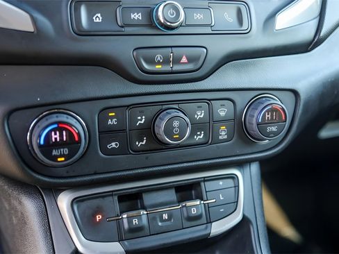 Used 2023 GMC Terrain SLE w/ Driver Convenience Package image 21