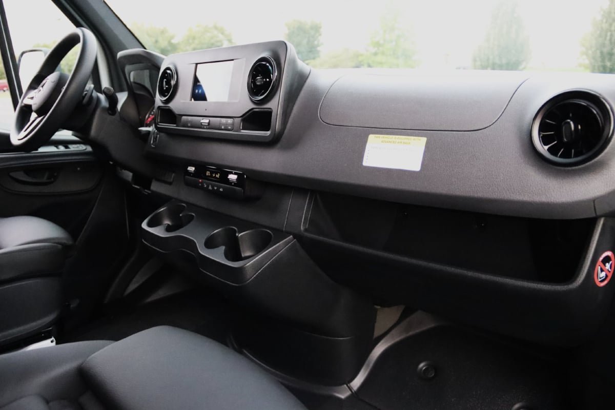 Used 2024 Mercedes-Benz Sprinter 3500 image 35
