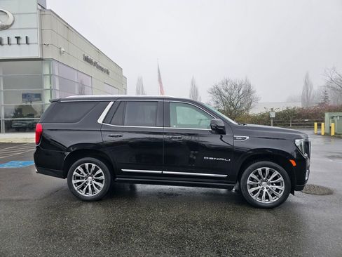Used 2021 GMC Yukon Denali w/ Denali Premium Package image 8