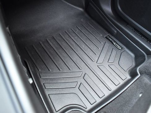 Used 2018 Chevrolet Equinox LT FWD image 22