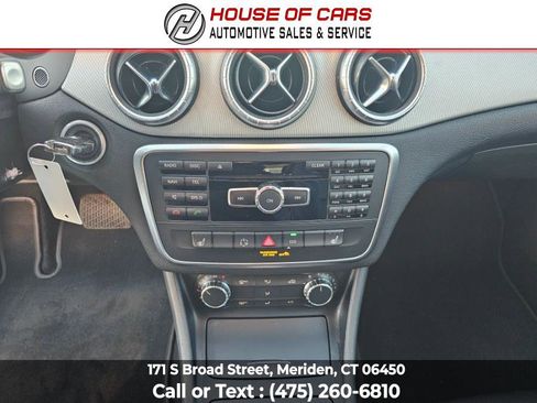 Used 2014 Mercedes-Benz CLA 250 4dr Sdn CLA250 4MATIC image 32