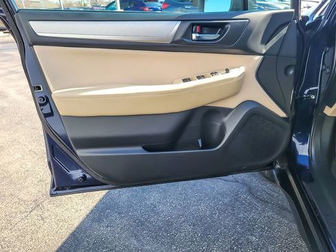 Used 2018 Subaru Outback 2.5i Premium image 16