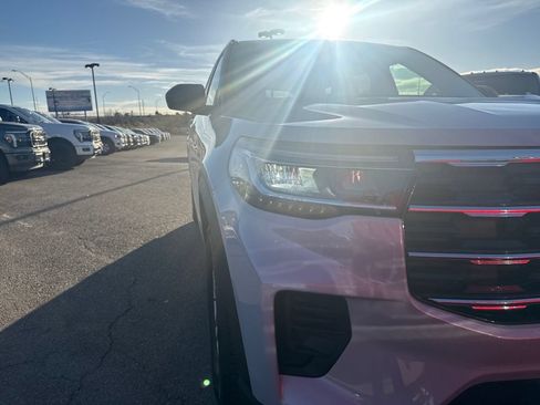 New 2026 Ford Explorer Active RWD image 23