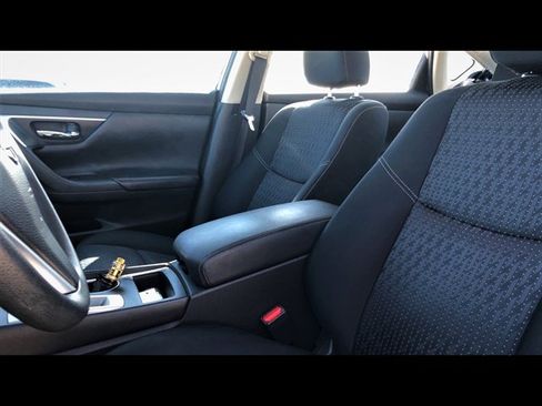 Used 2016 Nissan Altima 2.5 S w/ Power Driver Seat Package FWD image 10