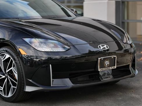 Used 2024 Hyundai Ioniq 6 SE AWD/4WD image 2