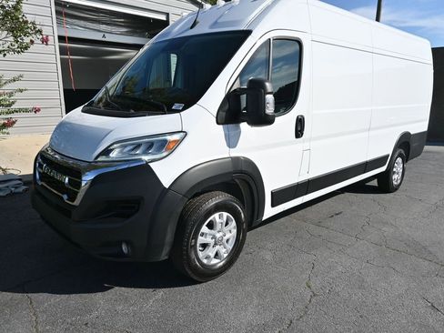 Used 2024 RAM ProMaster 3500 w/ Quick Order Package 22G SLT FWD image 3