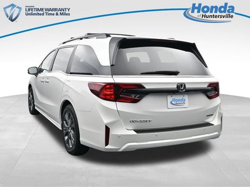 New 2026 Honda Odyssey Touring image 7