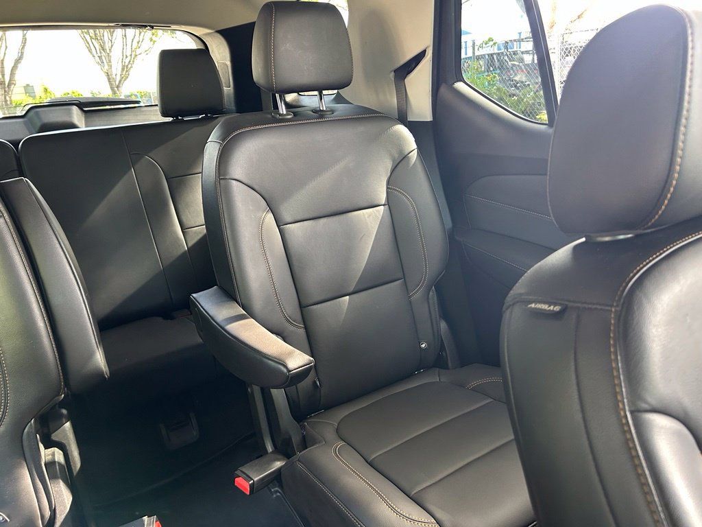 Used 2021 Chevrolet Traverse RS FWD image 15