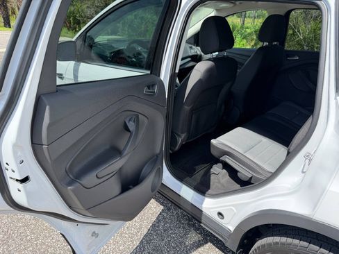 Used 2014 Ford Escape SE AWD/4WD image 16