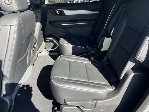 Used 2026 Buick Enclave Preferred w/ Power Package image 10