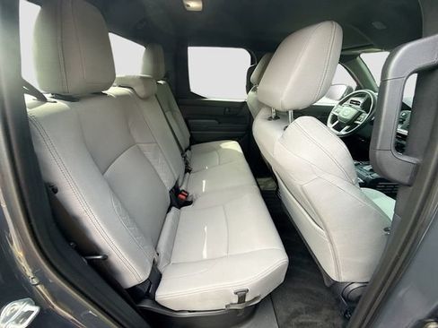 Used 2024 Toyota Tacoma SR5 AWD/4WD image 27