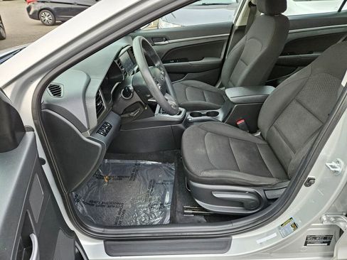 Used 2019 Hyundai Elantra SEL w/ Cargo Package image 10