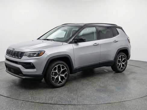 Used 2025 Jeep Compass Limited AWD/4WD image 3