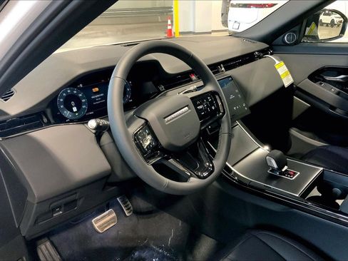 New 2026 Land Rover Range Rover Evoque Dynamic SE image 8