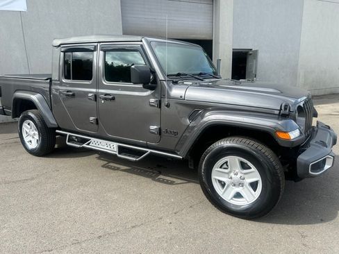 Used 2022 Jeep Gladiator Sport AWD/4WD image 8