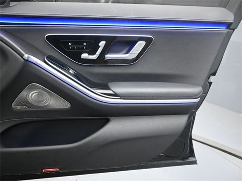 Used 2023 Mercedes-Benz S 500 S 500 image 28