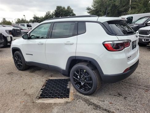 New 2026 Jeep Compass Latitude image 10