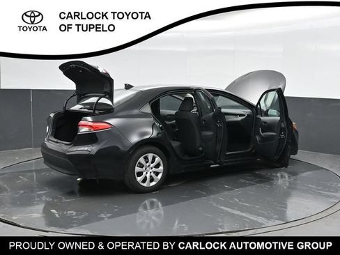 Used 2025 Toyota Corolla LE FWD image 47