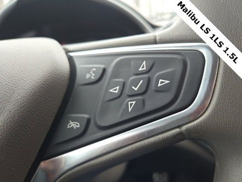Used 2017 Chevrolet Malibu LS image 22