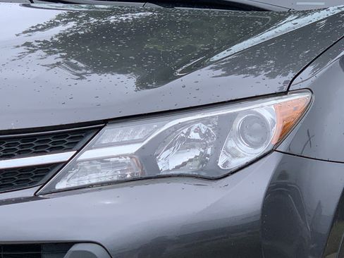 Used 2013 Toyota RAV4 XLE FWD image 6