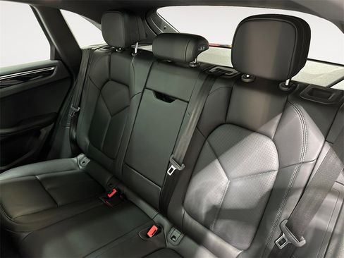 Used 2023 Porsche Macan S image 13