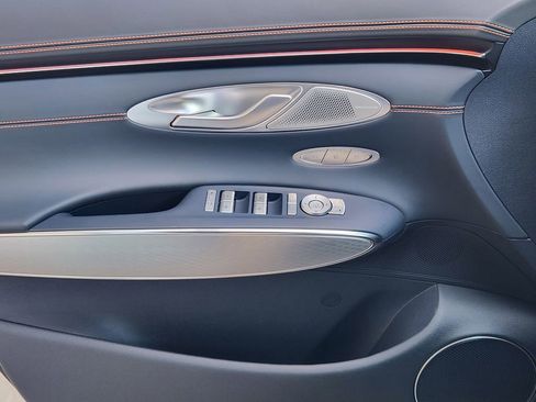 New 2026 Genesis GV70 2.5T Sport Prestige AWD/4WD image 17