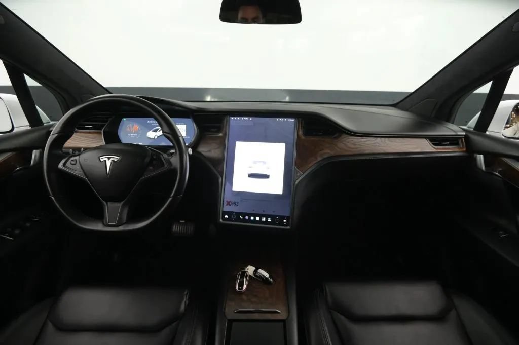 Used 2020 Tesla Model X Long Range AWD/4WD image 27