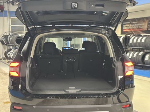 New 2026 Honda Pilot Touring image 6