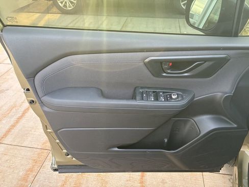 Used 2025 Subaru Forester Premium image 15