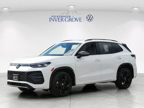 Certified 2026 Volkswagen Tiguan SE R-Line AWD/4WD image 3