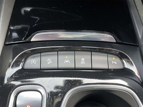 Used 2023 Buick Envision Essence image 29