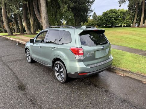 Used 2017 Subaru Forester 2.5i Premium w/ Popular Package #1A AWD/4WD image 3
