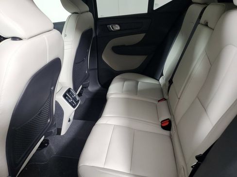 Certified 2024 Volvo XC40 B5 Ultimate w/ Protection Package Premier AWD/4WD image 15