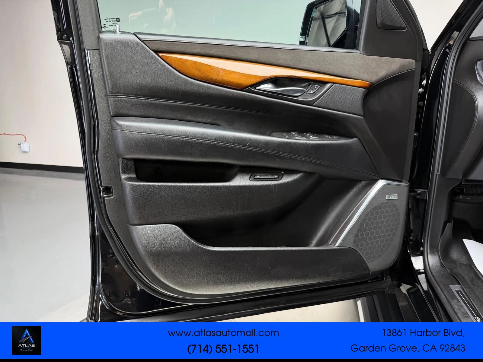 Used 2016 Cadillac Escalade Premium AWD/4WD image 29