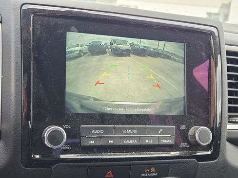 Used 2022 Nissan Frontier SV AWD/4WD image 16