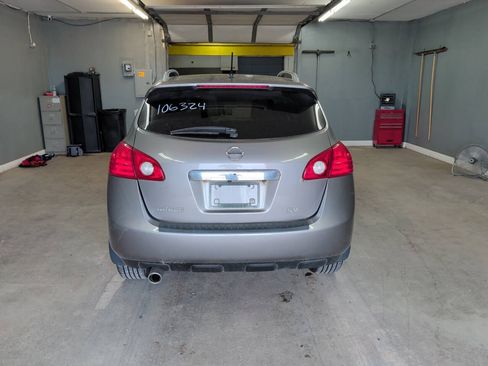 Used 2013 Nissan Rogue SV FWD image 4