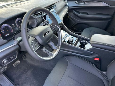 New 2025 Jeep Grand Cherokee Laredo X w/ Luxury Tech Group I image 10