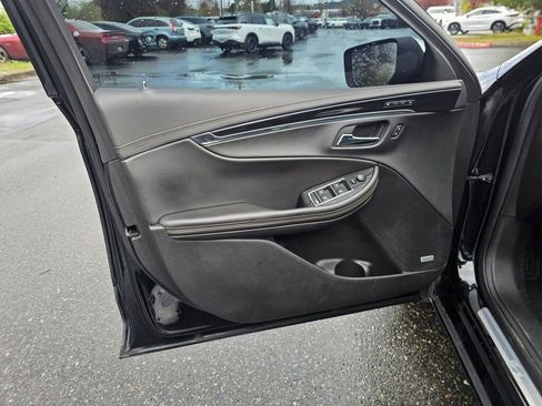 Used 2016 Chevrolet Impala LTZ w/ Enhanced Convenience Package image 24