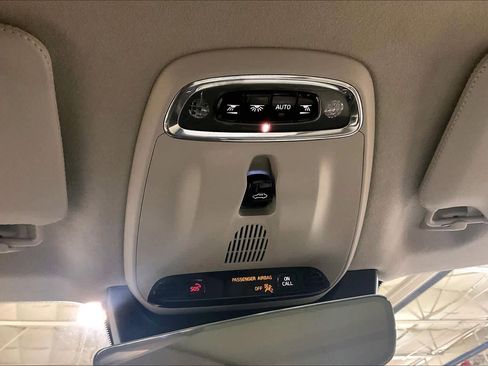 Used 2022 Volvo XC90 T8 Inscription w/ Lounge Package image 35