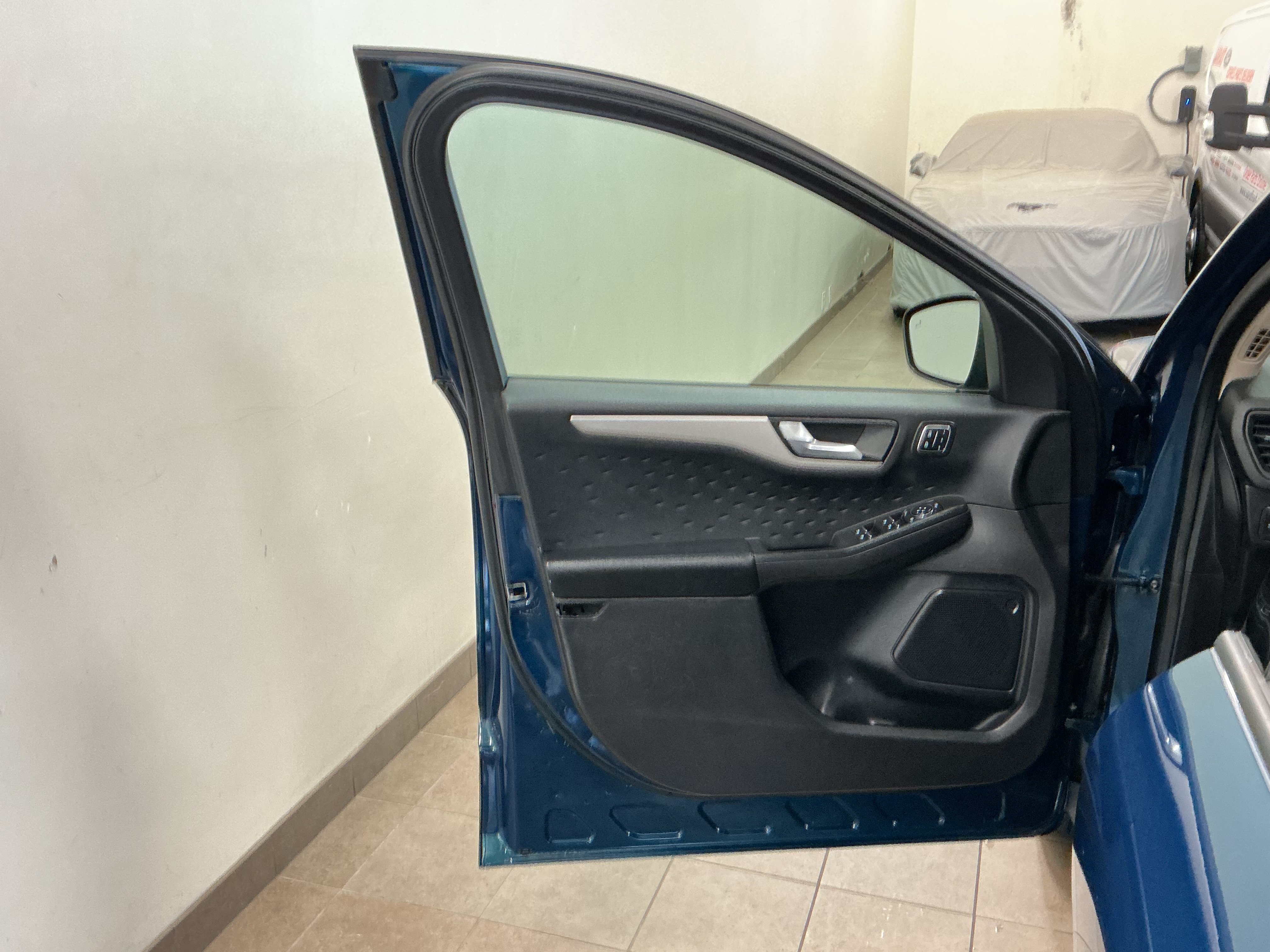 Used 2020 Ford Escape SEL AWD/4WD image 14