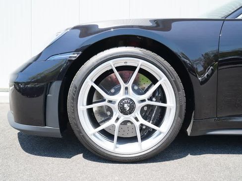 Used 2025 Porsche 911 GT3 RWD image 39