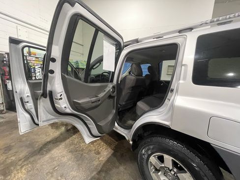 Used 2011 Nissan Xterra PRO-4X w/ Protection Pkg image 22