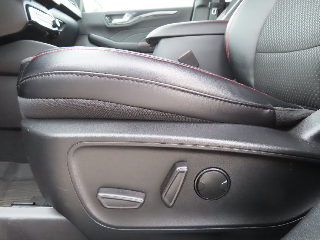 Used 2023 Ford Escape ST-Line w/ Tech Pack #1 AWD/4WD image 7